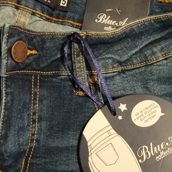 Jeans - Picture 3 of 3